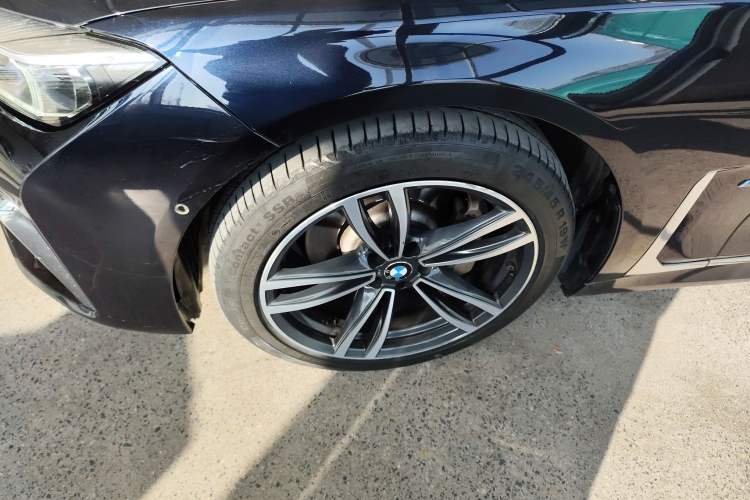 Used BMW 7 Series 2019 Restyled 730Li M Sport Package Left Front Wheel Hub