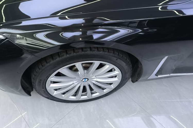 Used BMW 7 Series 2019 Updated 730Li Luxury Package Left Front Wheel Hub