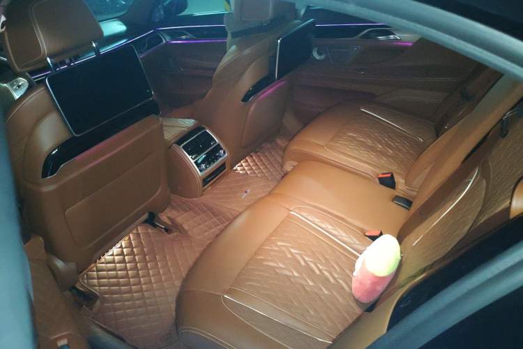 Used BMW 7 Series 2019 740Li xDrive Executive Luxury Package Left Rear Seat