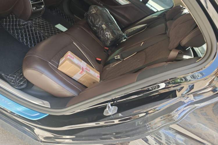 Used BMW 7 Series 2019 740Li Leading Edition Luxury Package Left Rear Seat