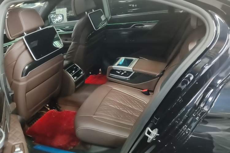 Used BMW 7 Series 2019 Restyled 740Li Leading Edition M Sport Package Left Rear Seat