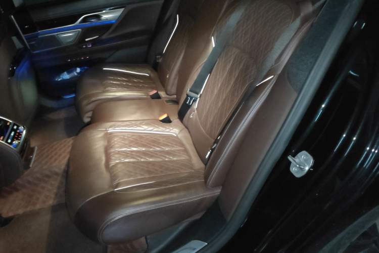 Used BMW 7 Series 2019 Updated 740Li Luxury Version M Sport Package Left Rear Seat