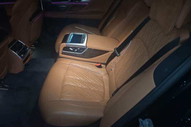 Used BMW 7 Series 2019 740Li Luxury Edition with Premium Package Left Rear Seat
