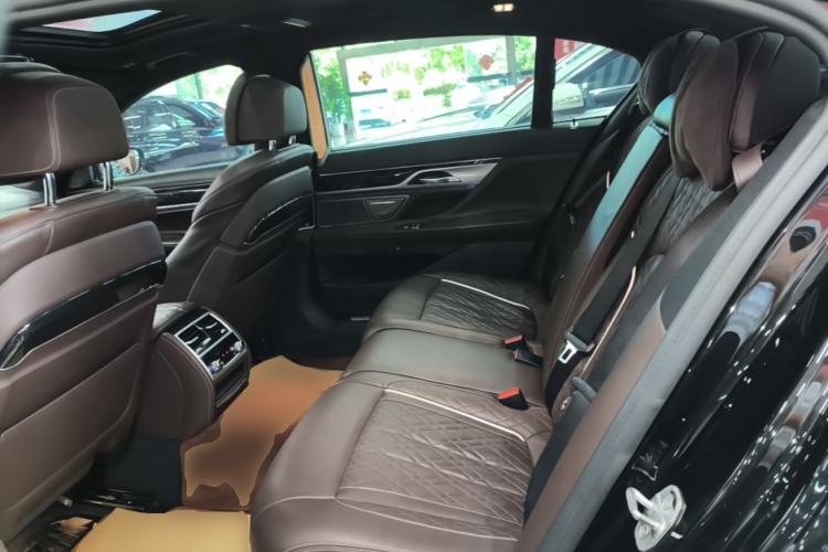 Used BMW 7 Series 2019 Restyled 740Li Leading Edition M Sport Package Left Rear Seat