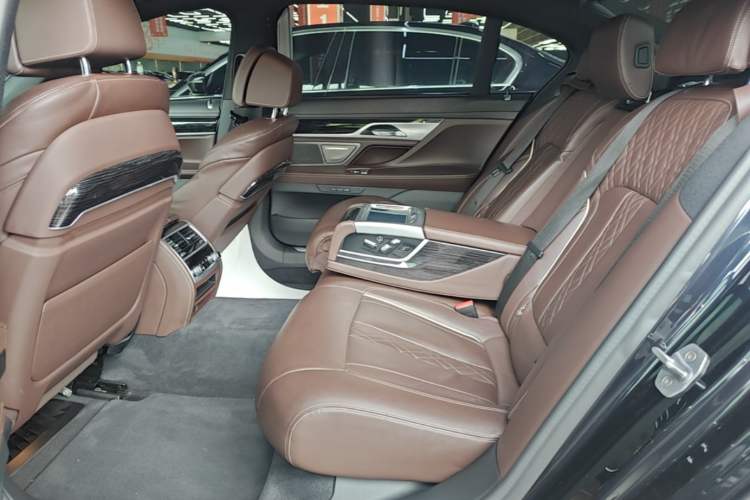Used BMW 7 Series 2019 730Li M Sport Package Left Rear Seat