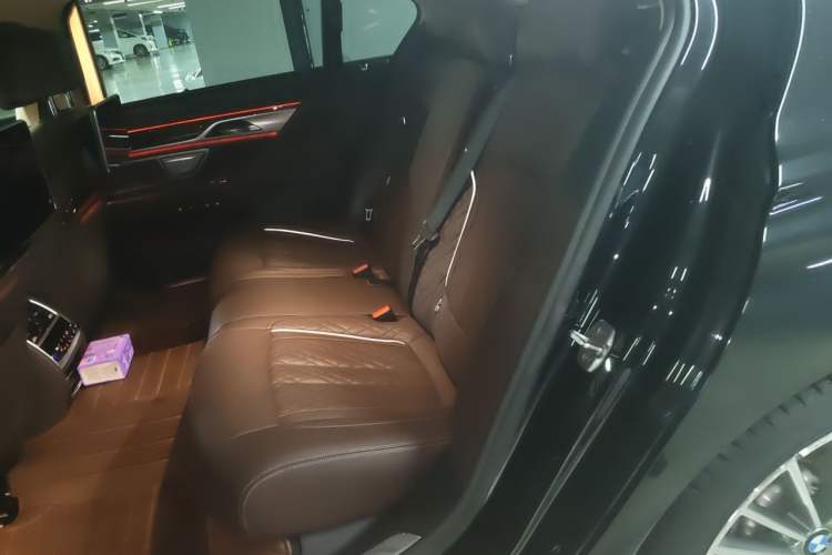 Used BMW 7 Series 2019 Updated 740Li Luxury Package Premium Edition Left Rear Seat