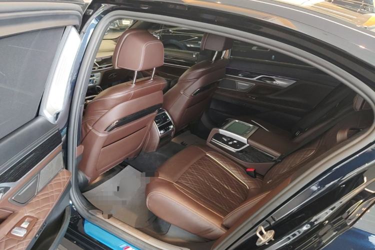 Used BMW 7 Series 2019 740Li Leading Model M Sport Package Left Rear Seat