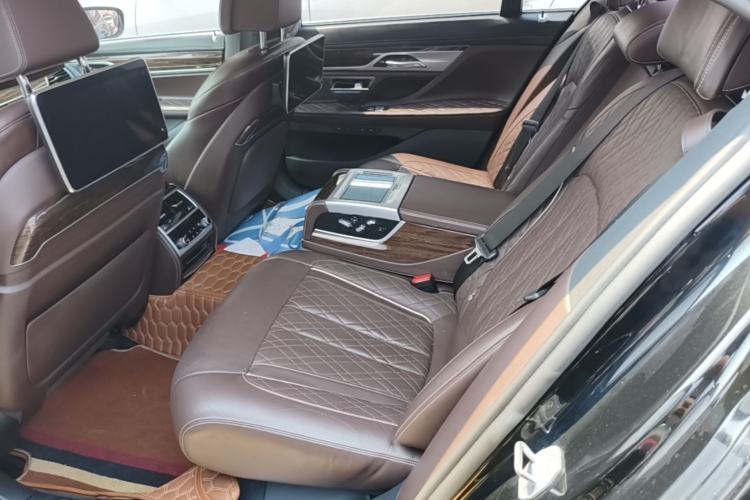 Used BMW 7 Series 2019 740Li Luxury Edition with Premium Package Left Rear Seat