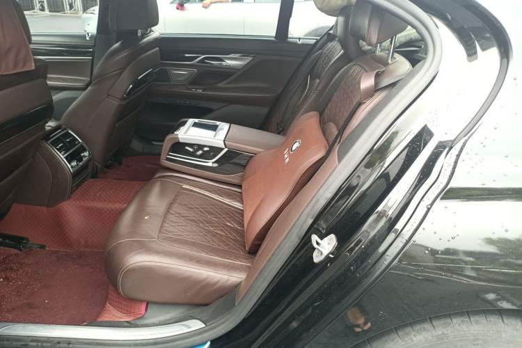 Used BMW 7 Series 2019 Restyled 740Li Leading Edition M Sport Package Left Rear Seat