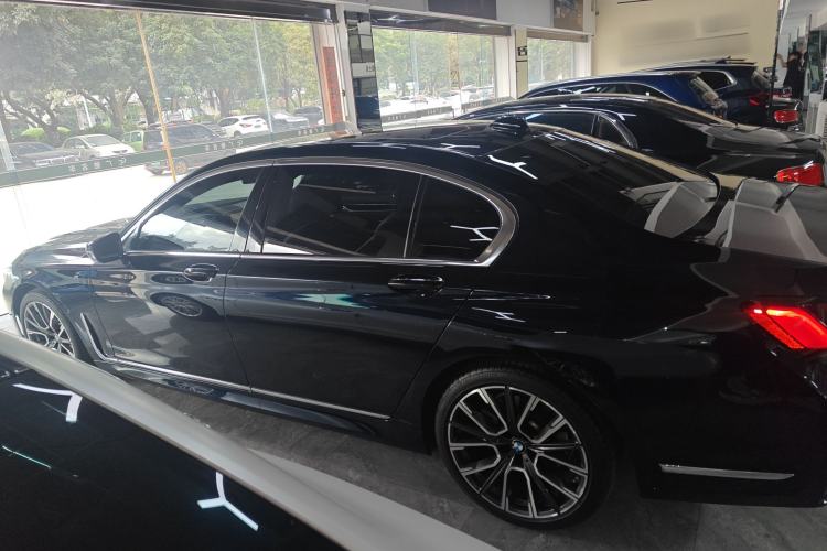 Used BMW 7 Series 2019 Restyled 740Li Leading Edition M Sport Package Left Side