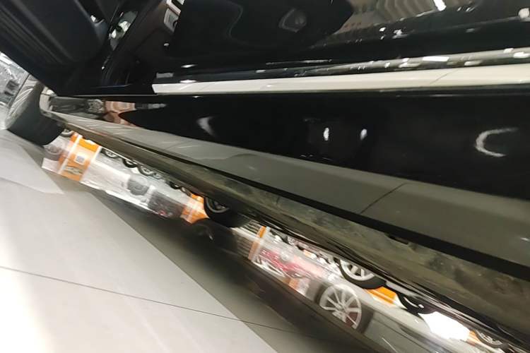 Used BMW 7 Series 2019 Restyled 740Li Leading Luxury Package Left Side Sill