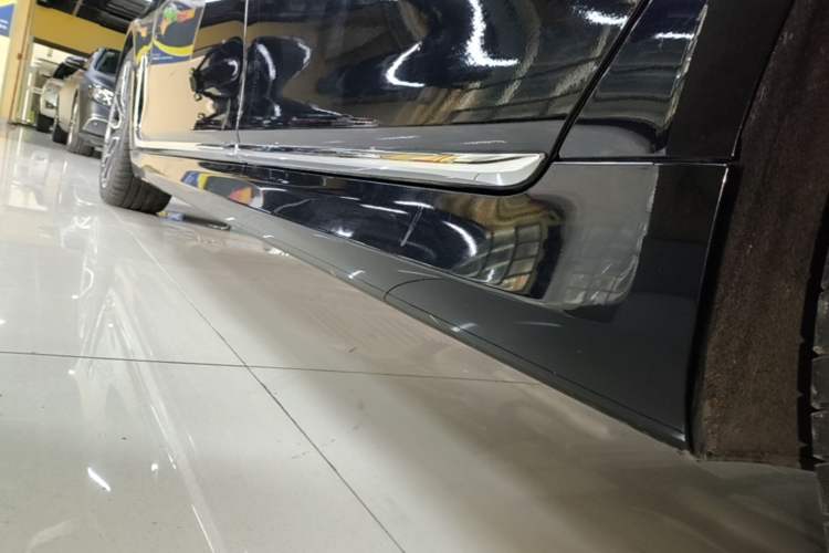 Used BMW 7 Series 2019 Restyled 740Li Leading Edition M Sport Package Left Side Sill