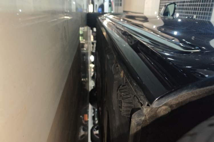 Used BMW 7 Series 2019 730Li M Sport Package Left Side Sill