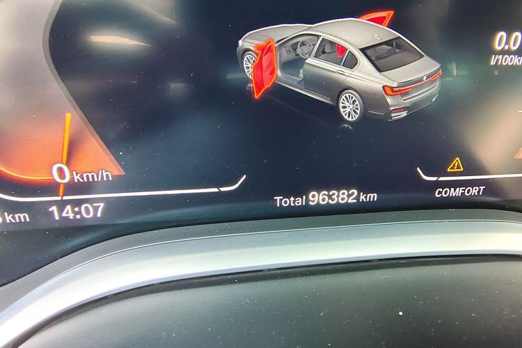 Used BMW 7 Series 2019 Updated 740Li Luxury Version M Sport Package Odometer Close Up