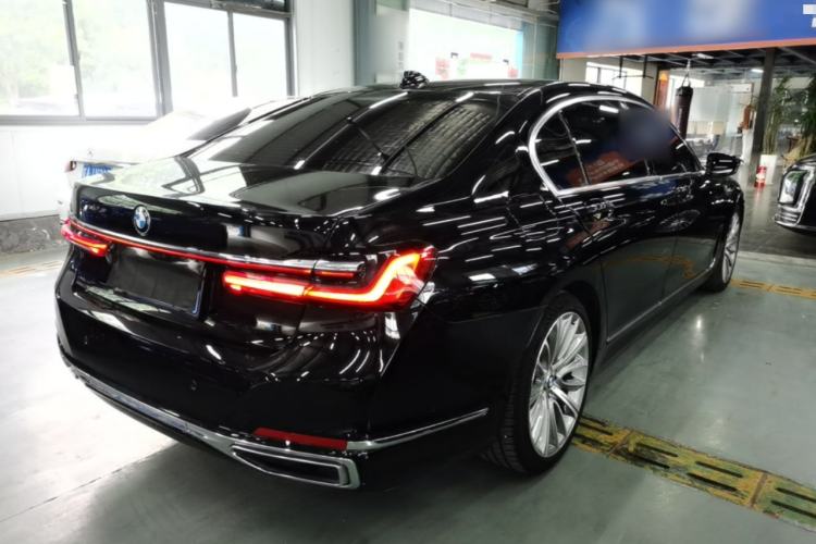 Used BMW 7 Series 2019 Restyled 740Li Leading Luxury Package Rear Right 45 Deg