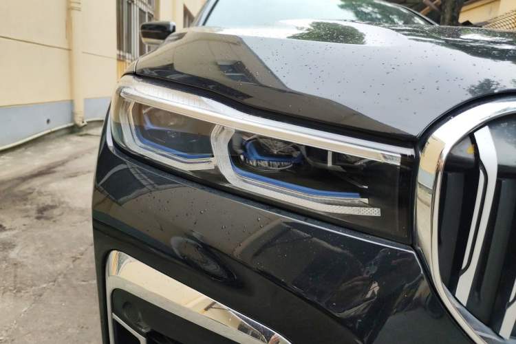 Used BMW 7 Series 2019 Restyled 740Li xDrive Executive M Sport Package Right Front Headlight