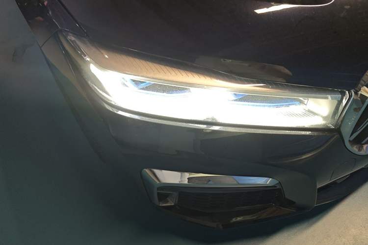 Used BMW 7 Series 2019 740Li xDrive Executive M Sport Package Right Front Headlight