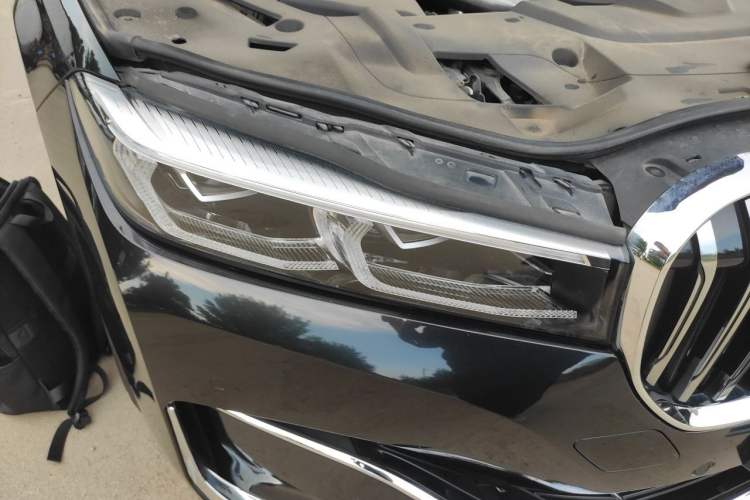 Used BMW 7 Series 2019 Restyled 740Li Leading Luxury Package Right Front Headlight
