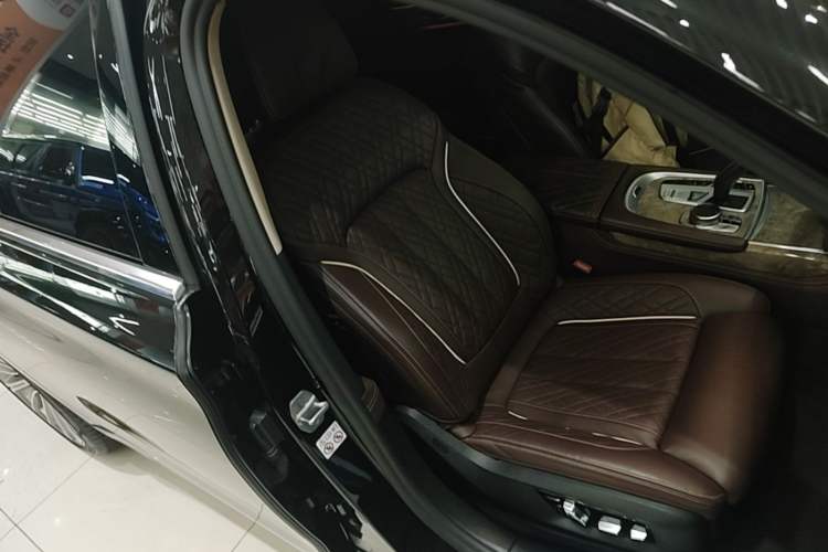 Used BMW 7 Series 2019 Restyled 740Li Leading Luxury Package Right Front Seat