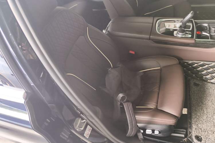 Used BMW 7 Series 2019 Restyled 730Li M Sport Package Right Front Seat