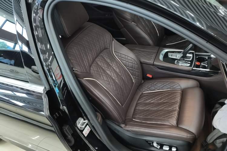 Used BMW 7 Series 2019 Restyled 740Li Leading Edition M Sport Package Right Front Seat