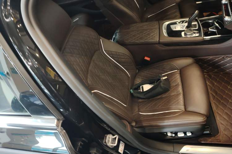 Used BMW 7 Series 2019 Restyled 740Li Leading Edition M Sport Package Right Front Seat