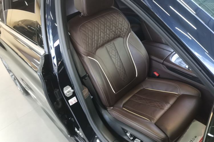 Used BMW 7 Series 2019 Restyled 730Li M Sport Package Right Front Seat