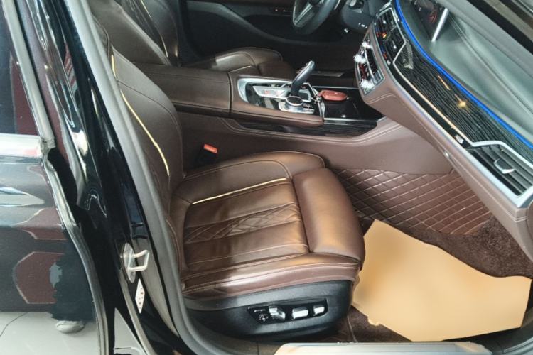 Used BMW 7 Series 2019 Restyled 730Li M Sport Package Right Front Seat