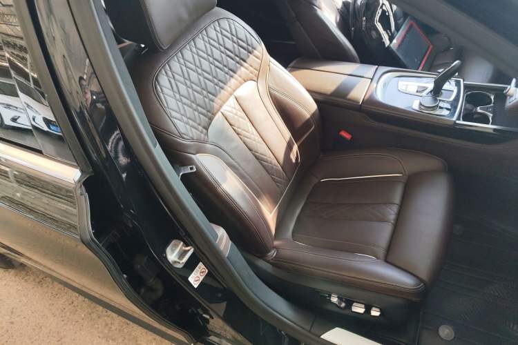 Used BMW 7 Series 2019 Restyled 730Li M Sport Package Right Front Seat
