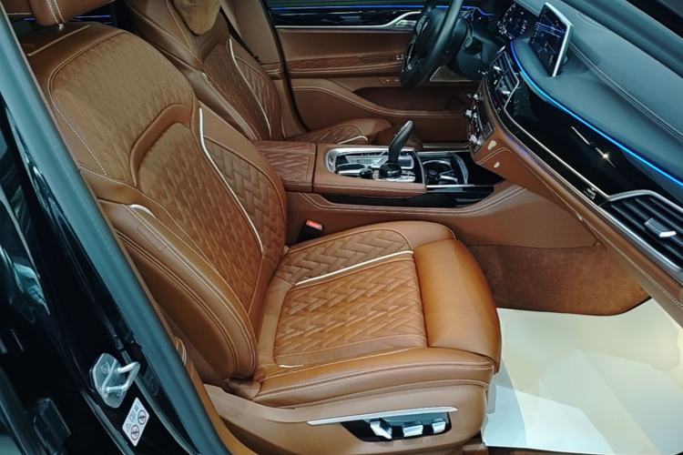 Used BMW 7 Series 2019 Refresh M760Li xDrive V12 Luxury Package Right Front Seat