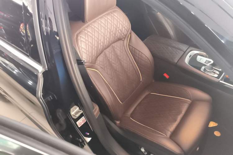 Used BMW 7 Series 2019 Restyled 740Li Leading Edition M Sport Package Right Front Seat