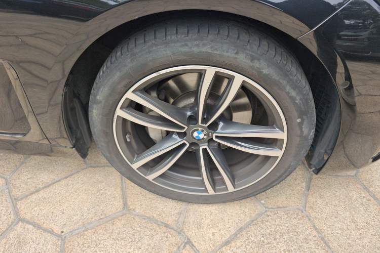 Used BMW 7 Series 2019 Restyled 730Li M Sport Package Right Front Wheel Hub