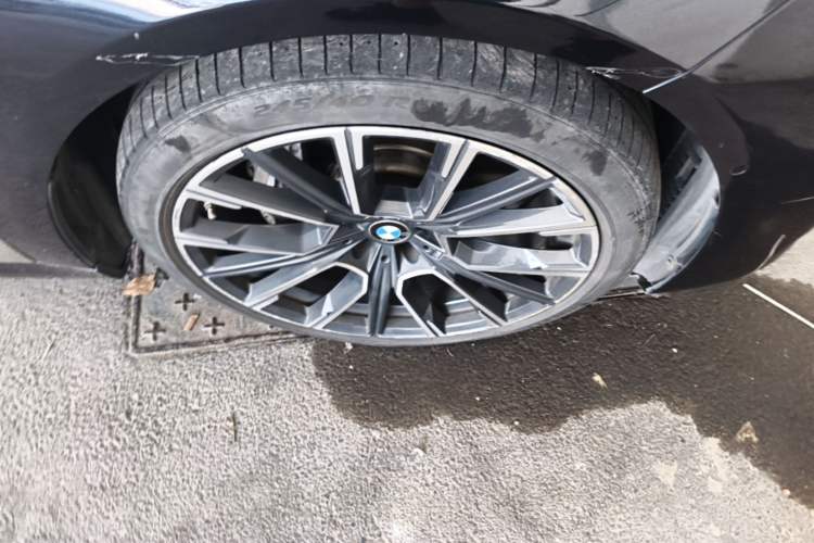 Used BMW 7 Series 2019 740Li Leading Model M Sport Package Right Front Wheel Hub