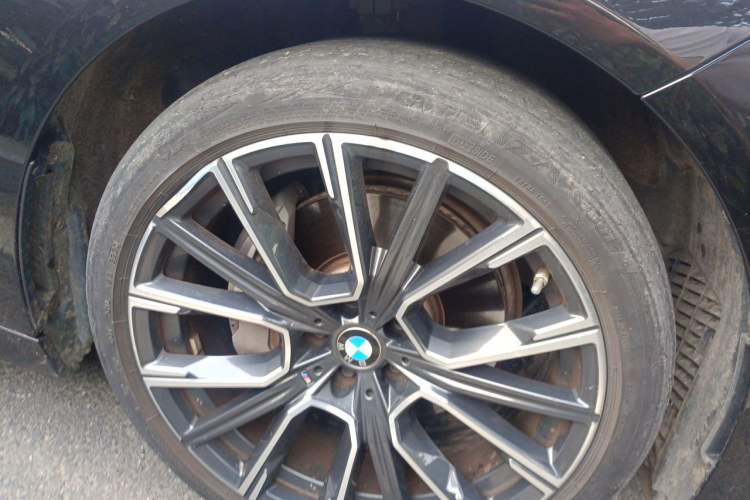 Used BMW 7 Series 2019 Restyled 740Li Leading Edition M Sport Package Right Front Wheel Hub
