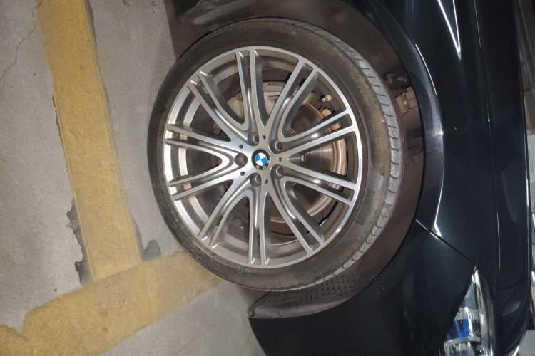 Used BMW 7 Series 2019 740Li xDrive Executive Luxury Package Right Front Wheel Hub