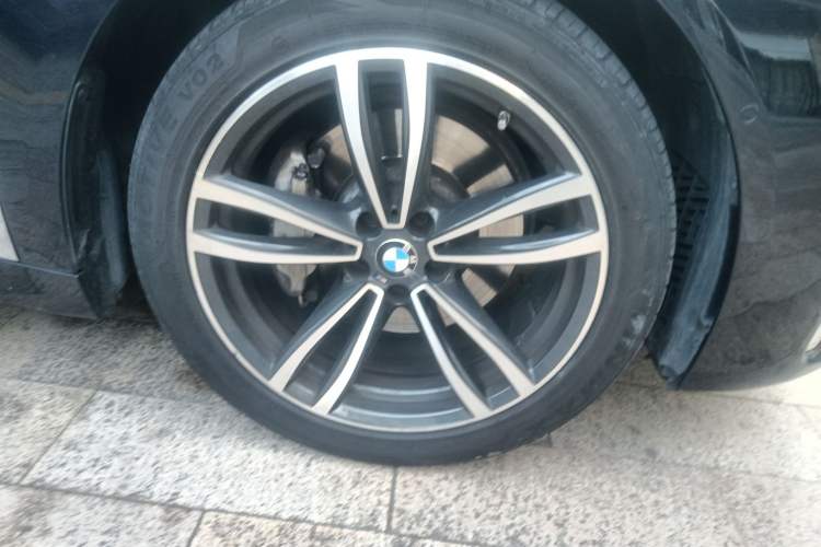 Used BMW 7 Series 2019 730Li M Sport Package Right Front Wheel Hub