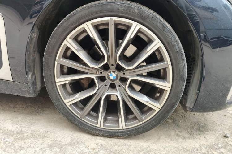 Used BMW 7 Series 2019 Restyled 730Li M Sport Package Right Front Wheel Hub