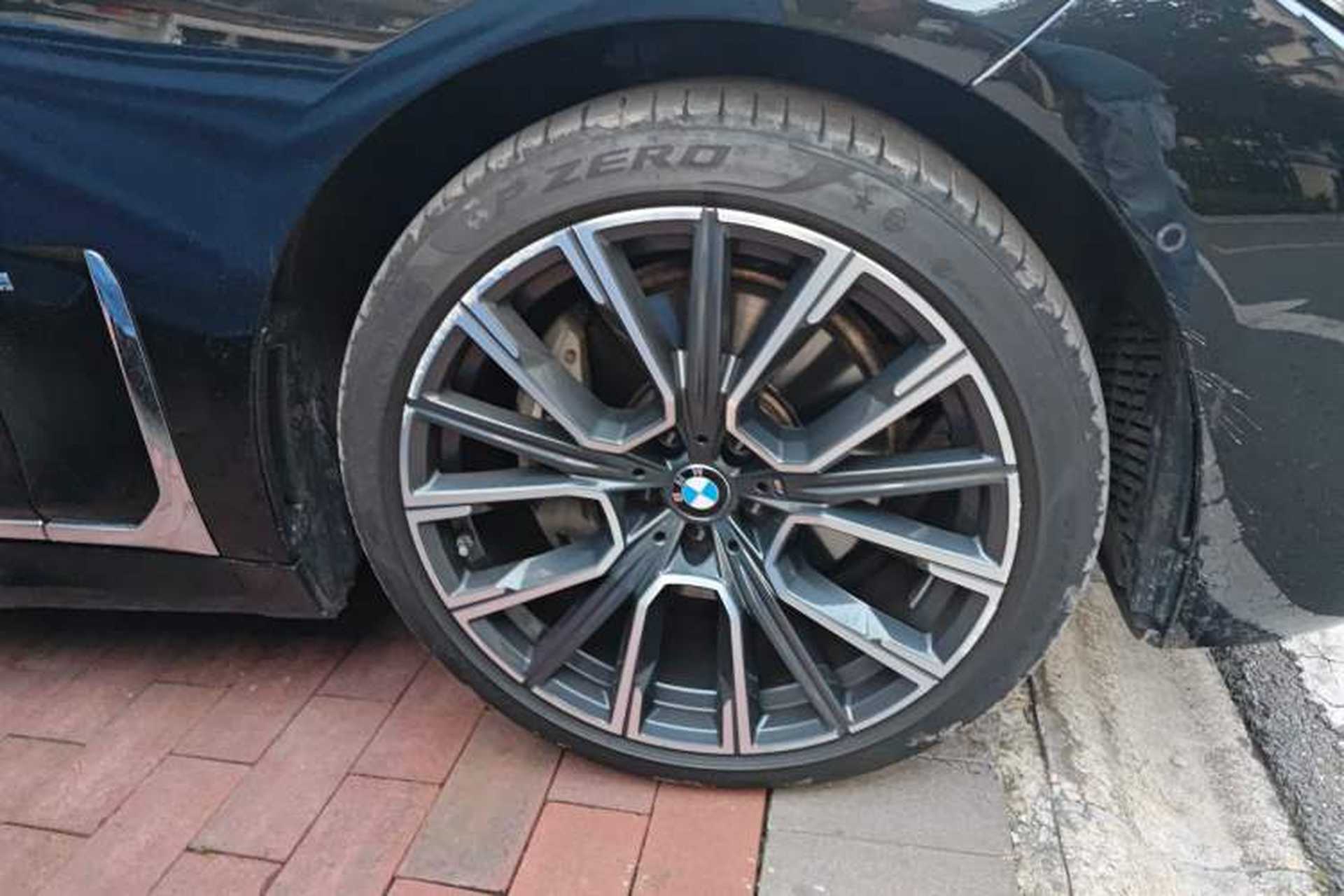 Used BMW 7 Series 2019 Restyled 740Li Leading Edition M Sport Package Right Front Wheel Hub