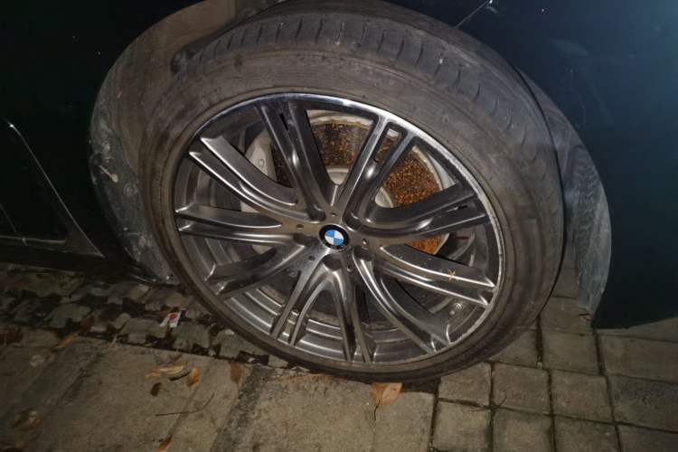 Used BMW 7 Series 2019 740Li xDrive Executive M Sport Package Right Front Wheel Hub