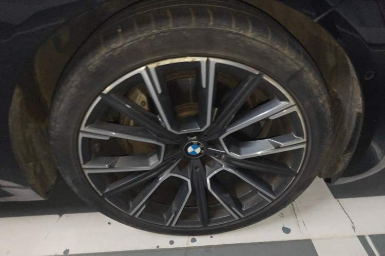 Used BMW 7 Series 2019 740Li Leading Model M Sport Package Right Front Wheel Hub