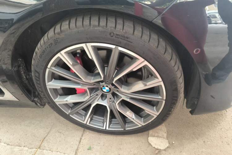 Used BMW 7 Series 2019 Restyled 740Li Leading Edition M Sport Package Right Front Wheel Hub