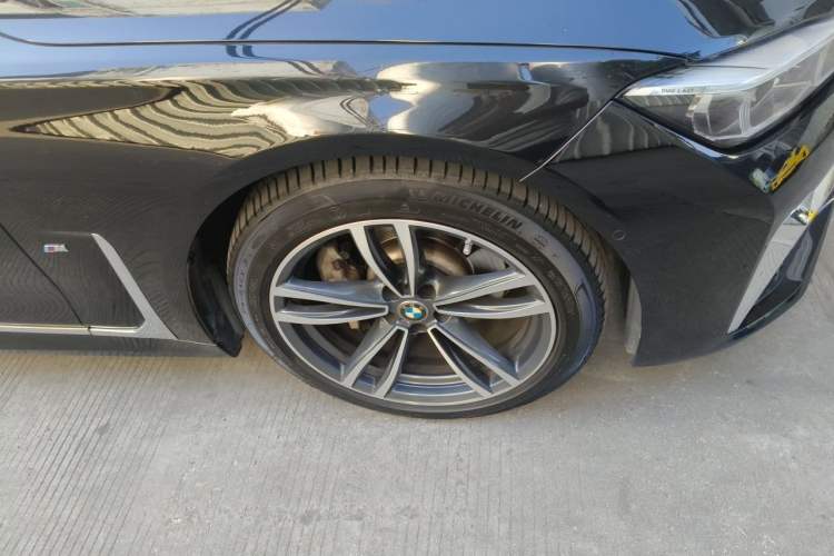 Used BMW 7 Series 2019 730Li M Sport Package Right Front Wheel Hub