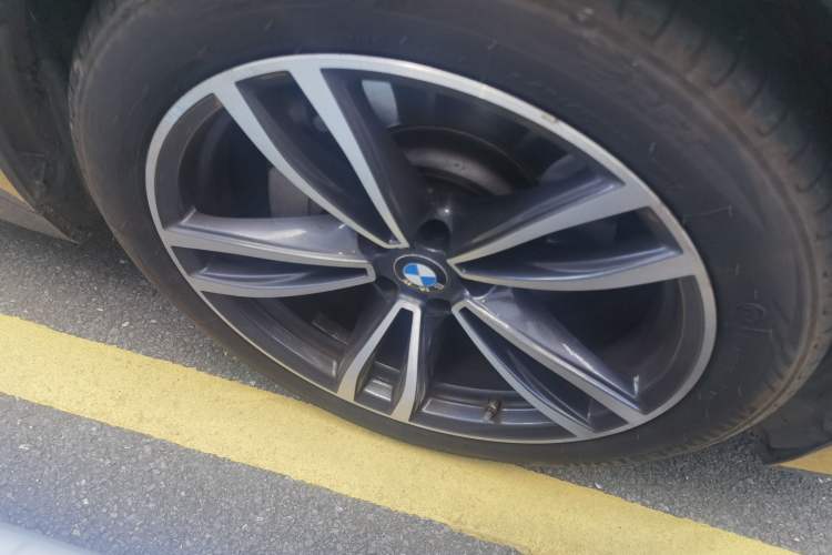 Used BMW 7 Series 2019 730Li M Sport Package Right Front Wheel Hub