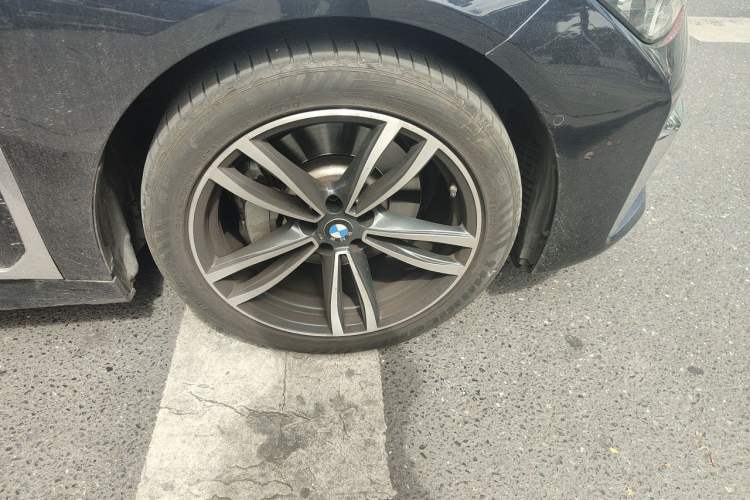 Used BMW 7 Series 2019 730Li M Sport Package Right Front Wheel Hub