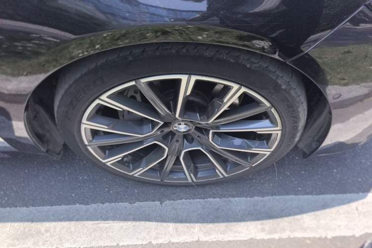 Used BMW 7 Series 2019 Restyled 740Li Leading Edition M Sport Package Right Front Wheel Hub