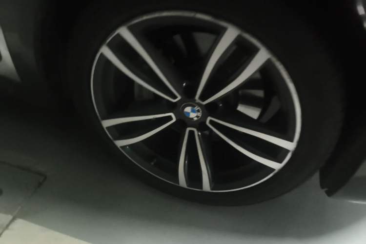 Used BMW 7 Series 2019 730Li M Sport Package Right Front Wheel Hub