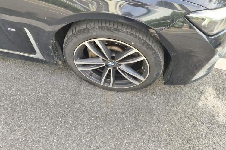 Used BMW 7 Series 2019 730Li M Sport Package Right Front Wheel Hub