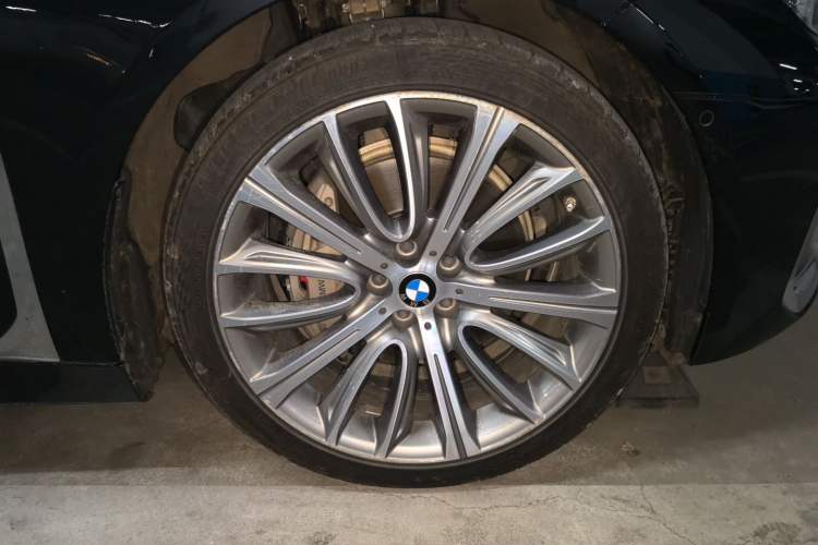 Used BMW 7 Series 2019 Restyled 740Li Leading Luxury Package Right Front Wheel Hub