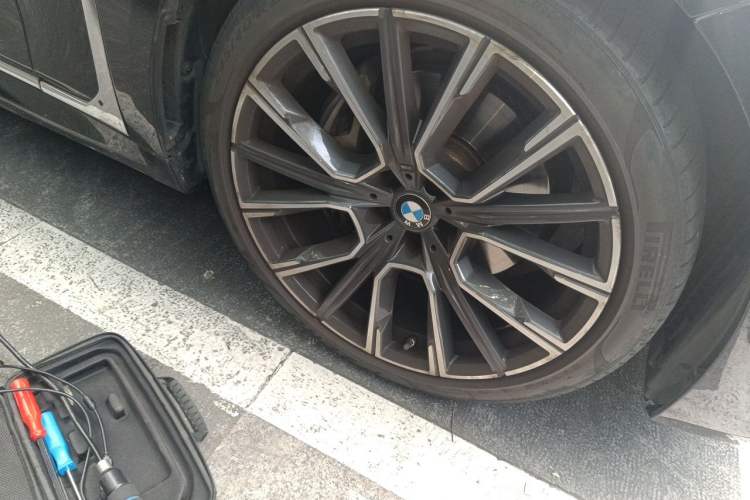 Used BMW 7 Series 2019 Restyled 740Li Leading Edition M Sport Package Right Front Wheel Hub