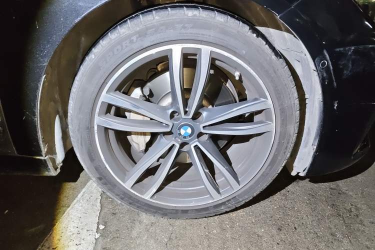 Used BMW 7 Series 2019 Restyled 730Li M Sport Package Right Front Wheel Hub
